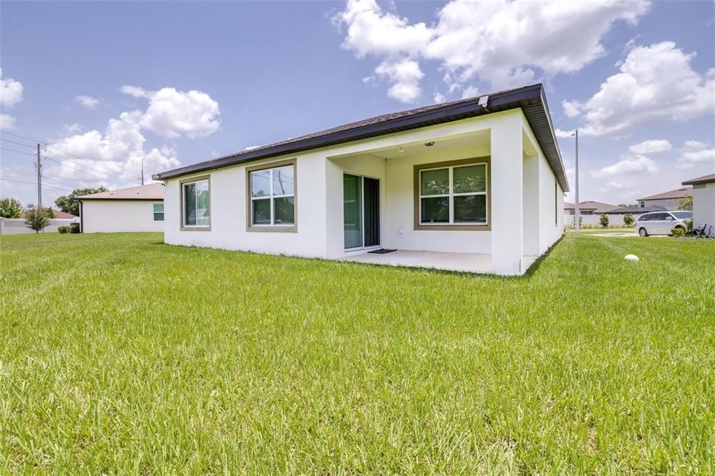 For Rent: $2,100 (3 beds, 2 baths, 1659 Square Feet)