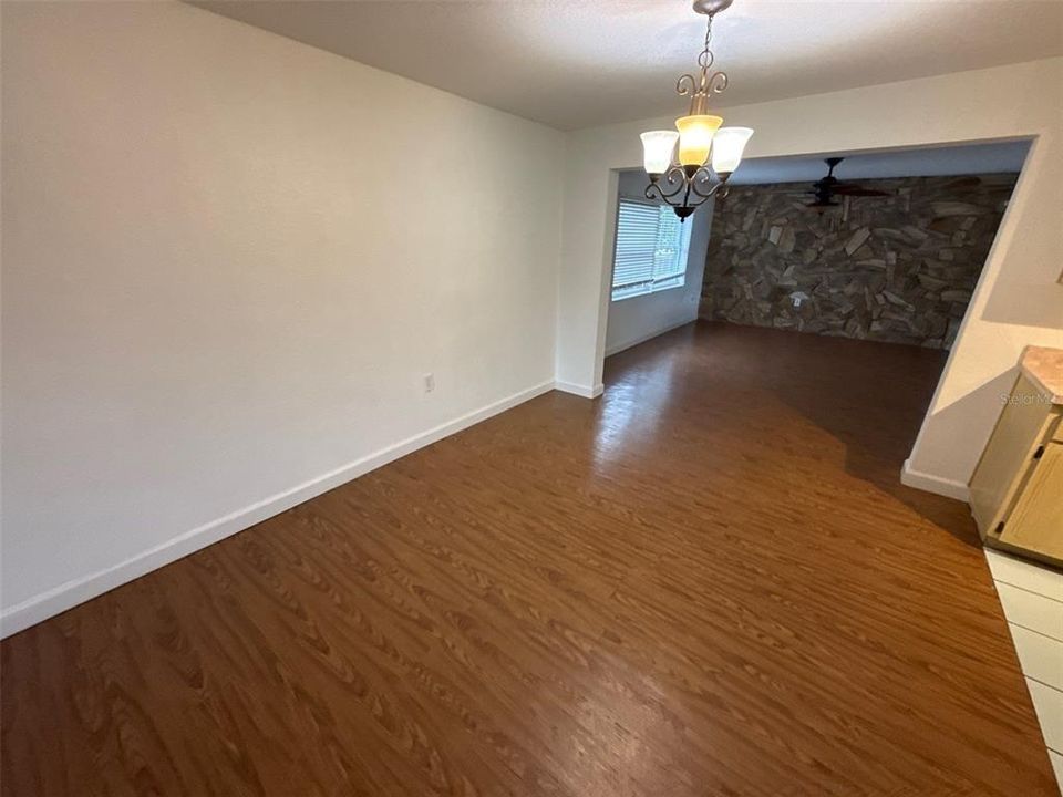 En Venta: $229,000 (3 camas, 2 baños, 2150 Pies cuadrados)