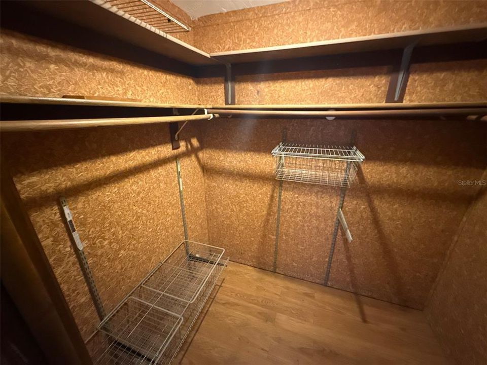 En Venta: $229,000 (3 camas, 2 baños, 2150 Pies cuadrados)