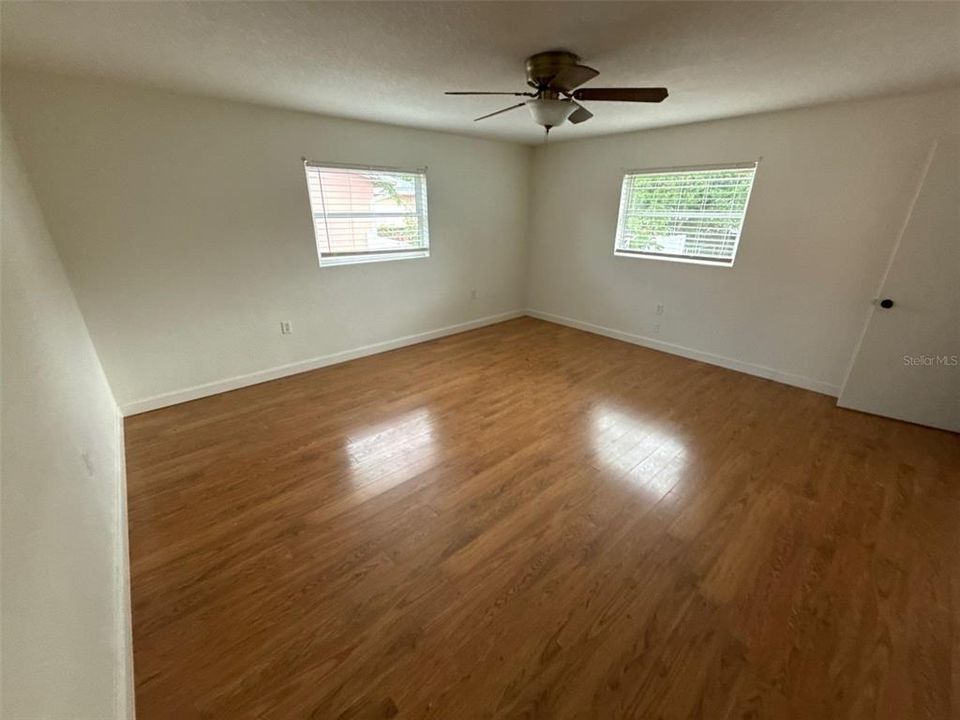 En Venta: $229,000 (3 camas, 2 baños, 2150 Pies cuadrados)