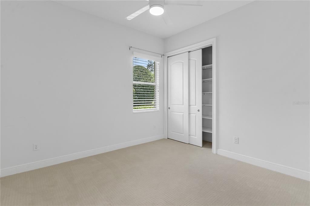 En Venta: $549,000 (4 camas, 3 baños, 2532 Pies cuadrados)
