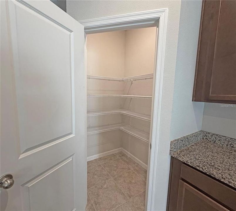 En Renta: $2,495 (3 camas, 2 baños, 1996 Pies cuadrados)