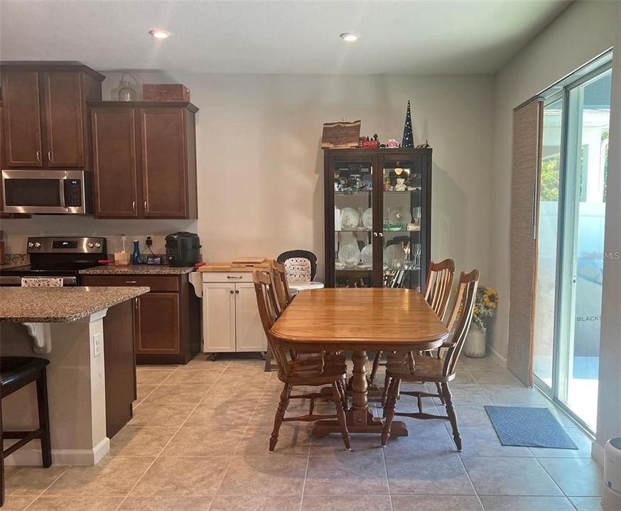 En Renta: $2,495 (3 camas, 2 baños, 1996 Pies cuadrados)