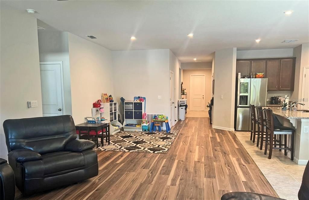 En Renta: $2,495 (3 camas, 2 baños, 1996 Pies cuadrados)