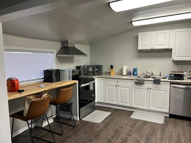 For Rent: $1,800 (2 beds, 2 baths, 1000 Square Feet)