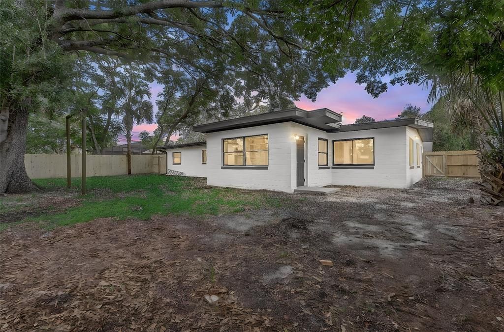 На продажу: $365,000 (4 спален, 2 ванн, 1801 Квадратных фут)