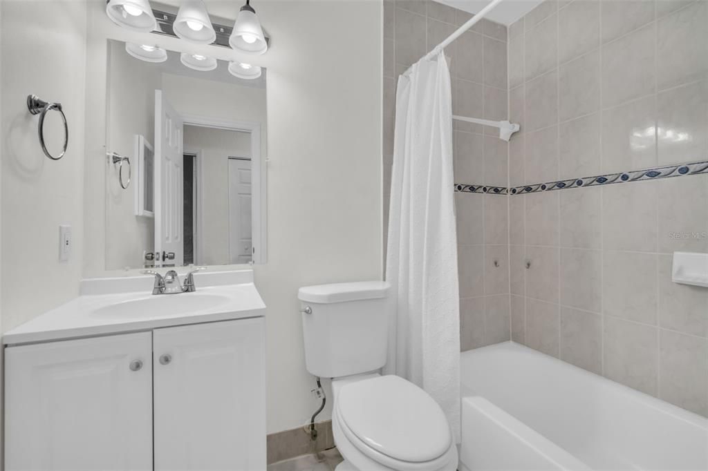For Sale: $350,000 (3 beds, 2 baths, 1393 Square Feet)