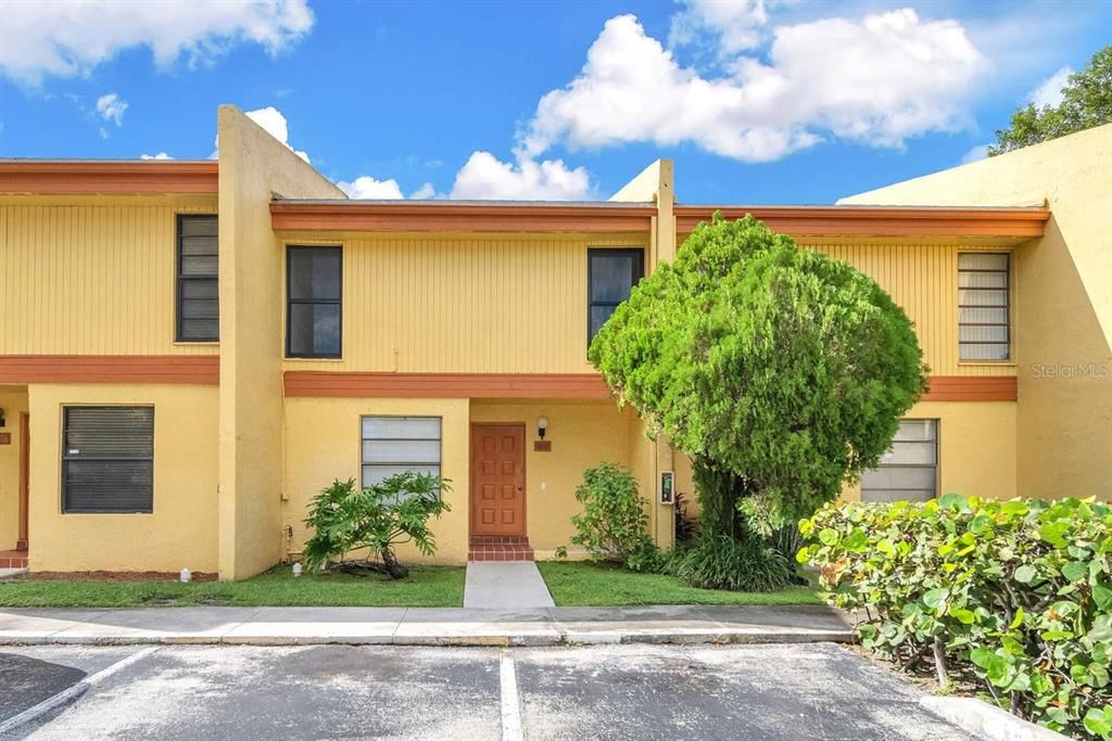 For Sale: $350,000 (3 beds, 2 baths, 1393 Square Feet)