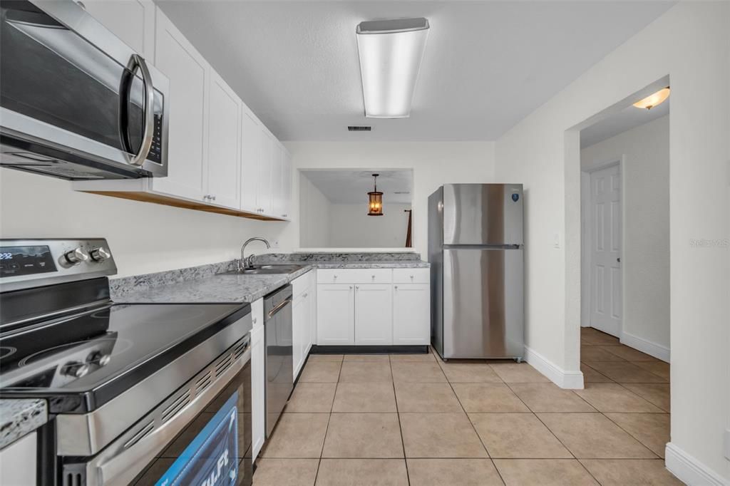 For Sale: $350,000 (3 beds, 2 baths, 1393 Square Feet)