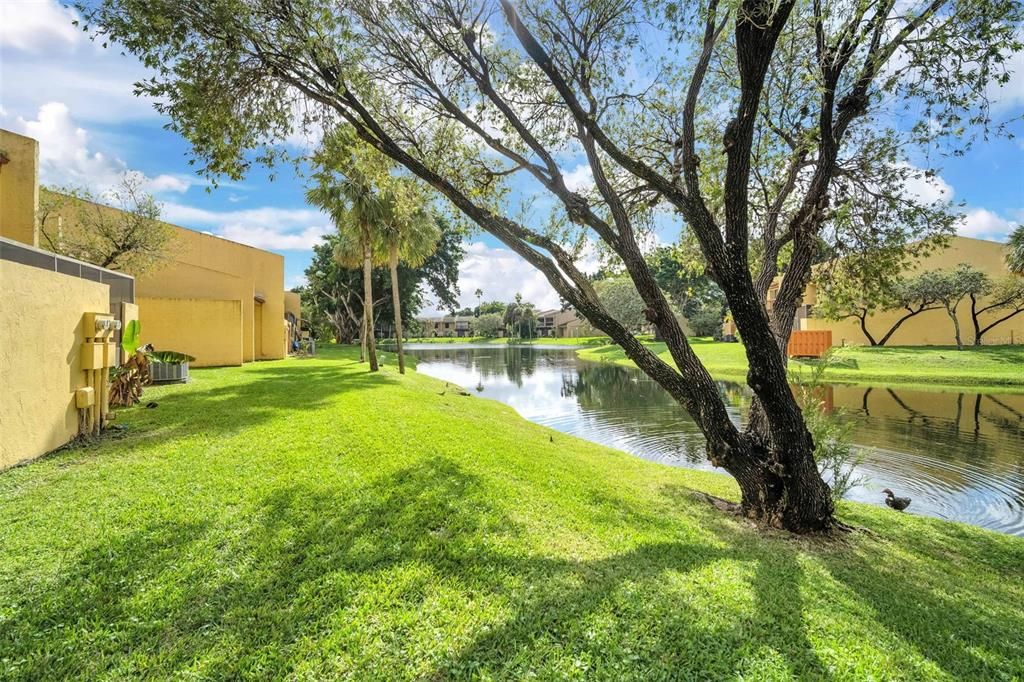 For Sale: $350,000 (3 beds, 2 baths, 1393 Square Feet)