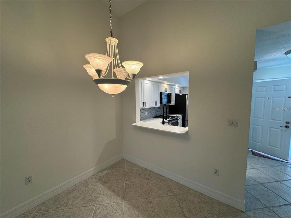For Rent: $2,000 (2 beds, 2 baths, 1050 Square Feet)