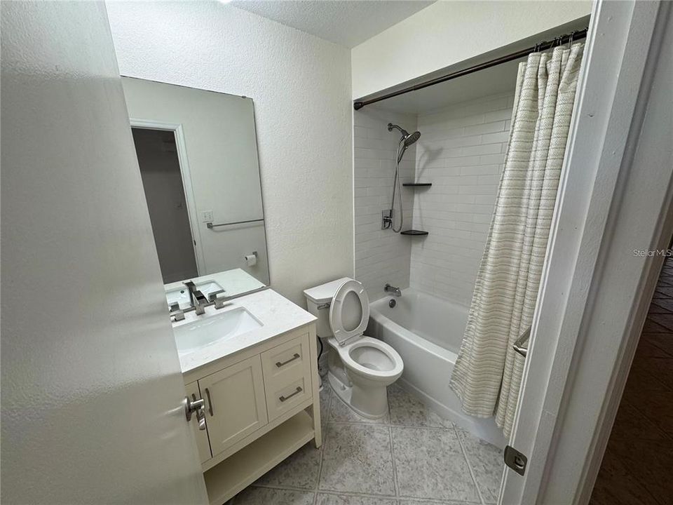 For Rent: $2,000 (2 beds, 2 baths, 1050 Square Feet)