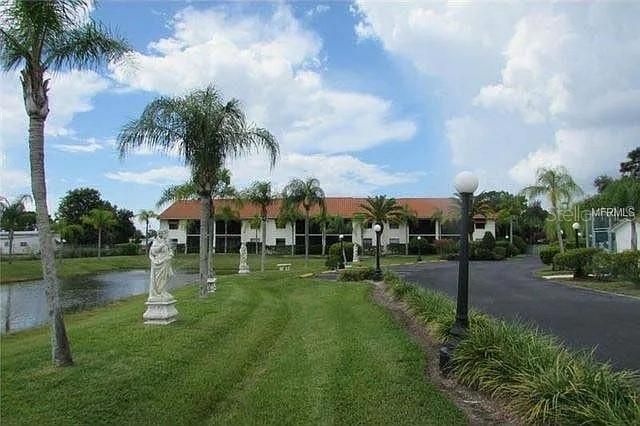 For Rent: $2,000 (2 beds, 2 baths, 1050 Square Feet)