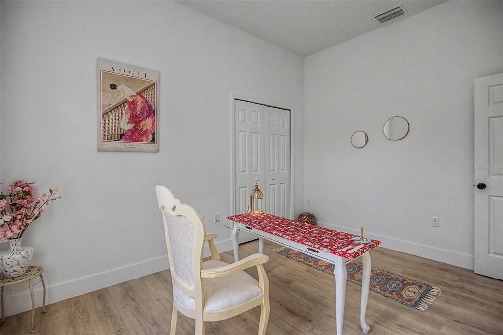 For Sale: $325,000 (4 beds, 2 baths, 1903 Square Feet)