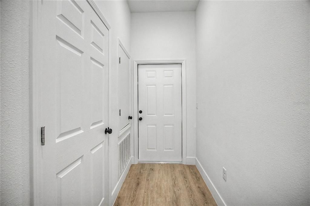 For Sale: $325,000 (4 beds, 2 baths, 1903 Square Feet)