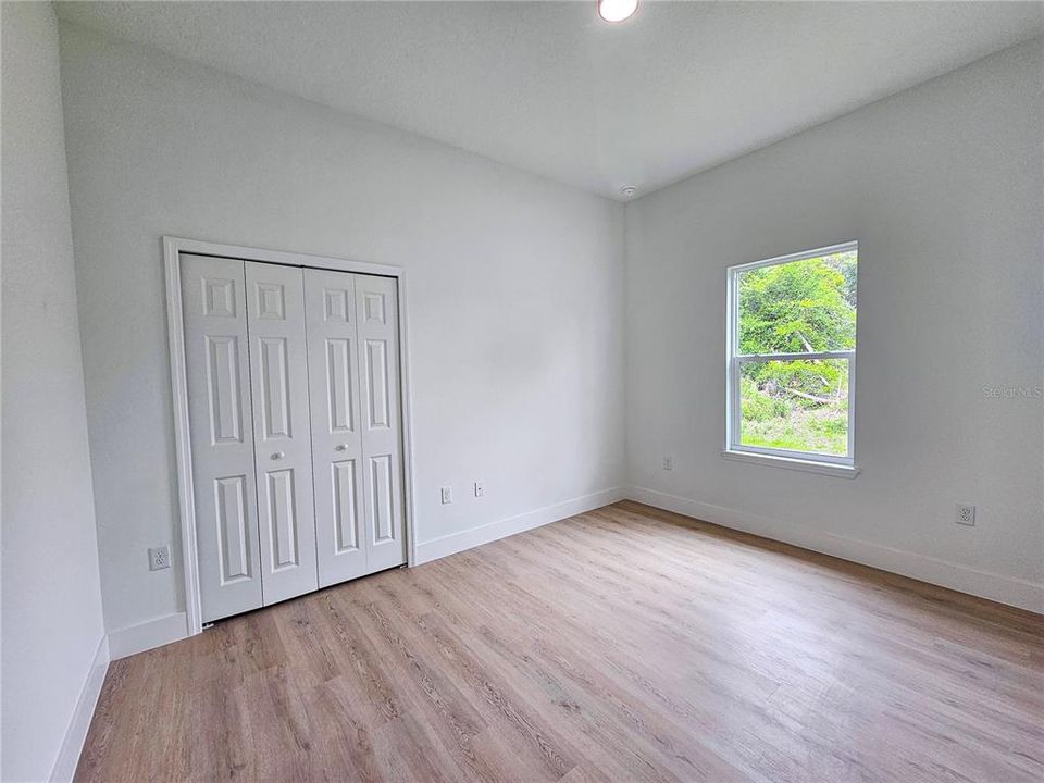 For Sale: $325,000 (4 beds, 2 baths, 1903 Square Feet)