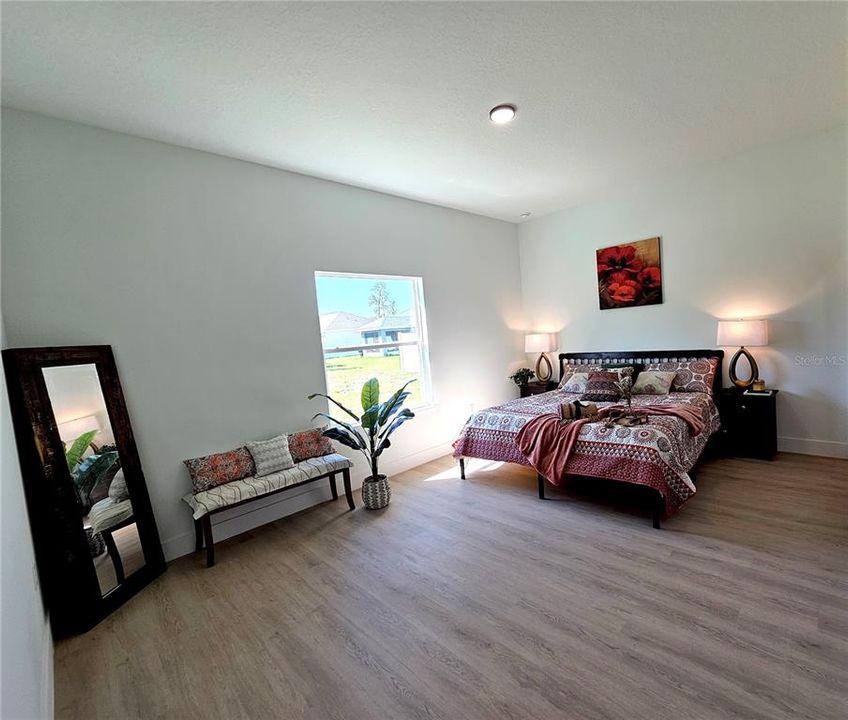 For Sale: $325,000 (4 beds, 2 baths, 1903 Square Feet)