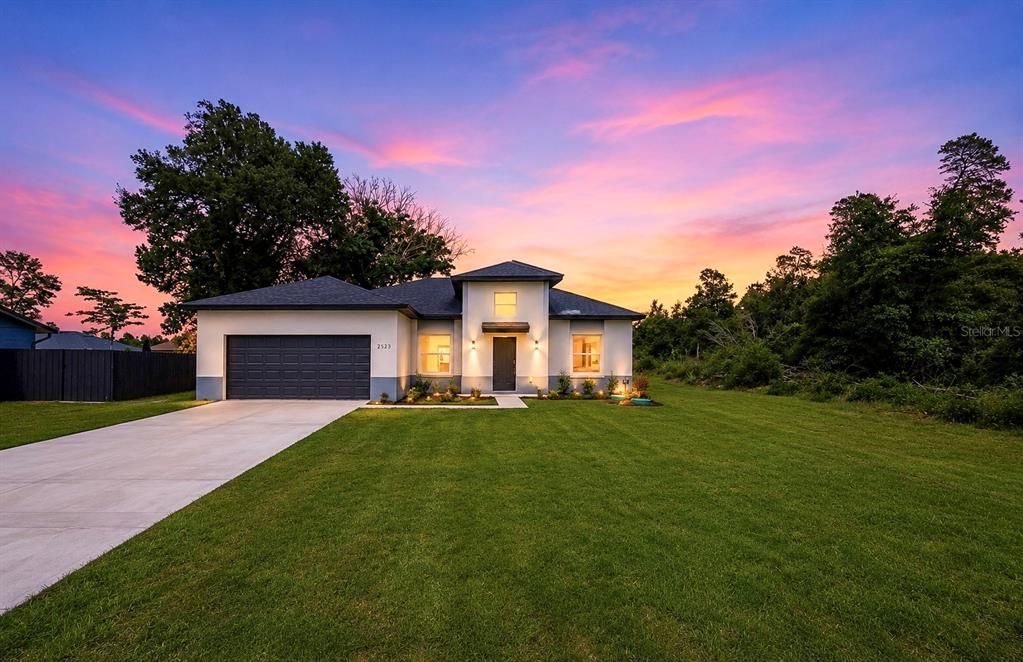 For Sale: $325,000 (4 beds, 2 baths, 1903 Square Feet)