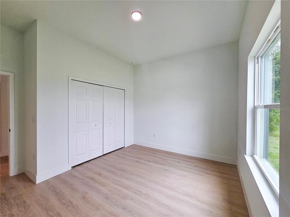 For Sale: $325,000 (4 beds, 2 baths, 1903 Square Feet)