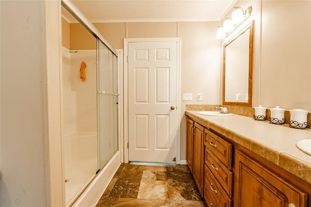 For Sale: $375,000 (4 beds, 2 baths, 1736 Square Feet)