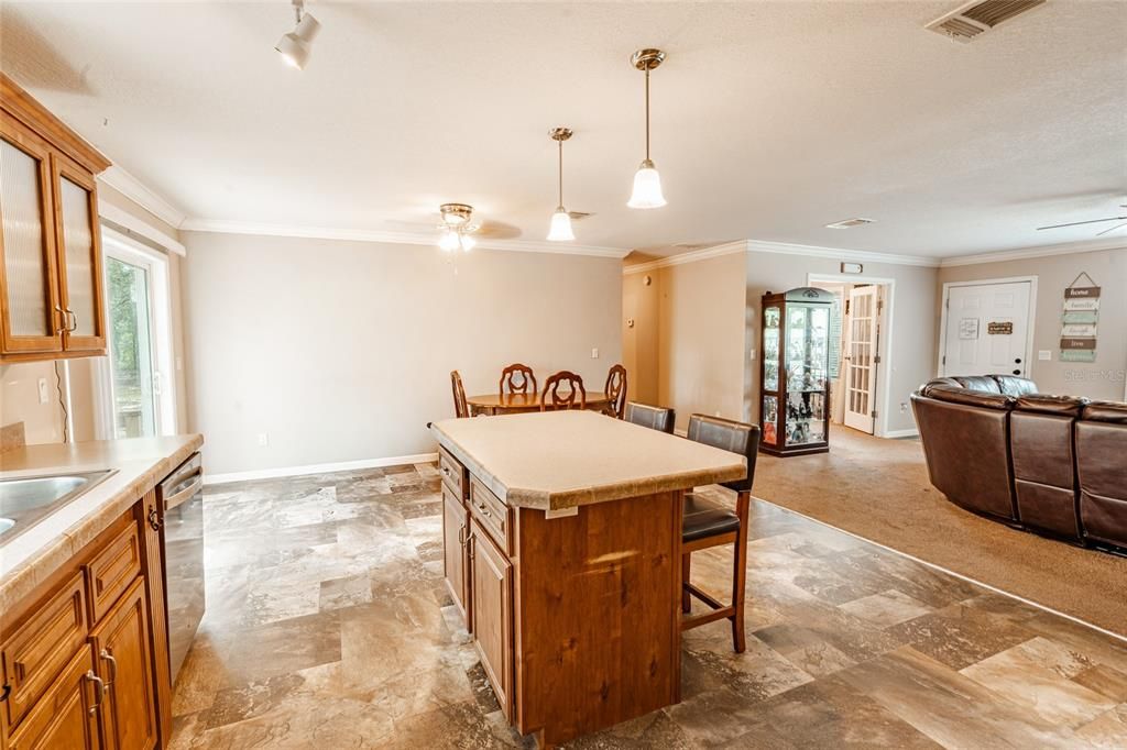 For Sale: $375,000 (4 beds, 2 baths, 1736 Square Feet)