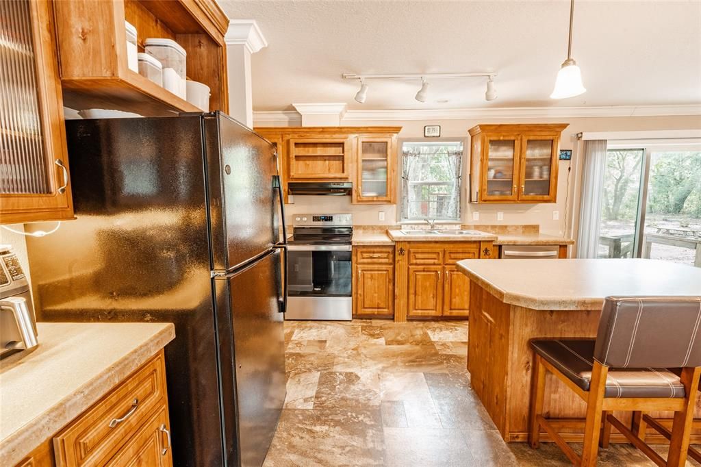 For Sale: $375,000 (4 beds, 2 baths, 1736 Square Feet)
