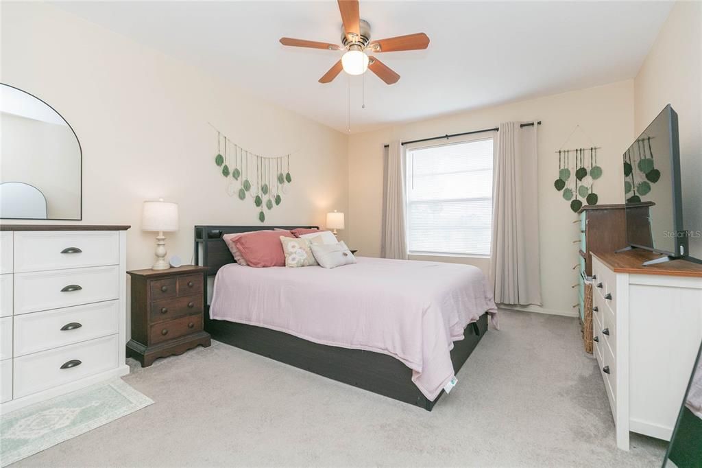 For Sale: $127,500 (1 beds, 1 baths, 525 Square Feet)