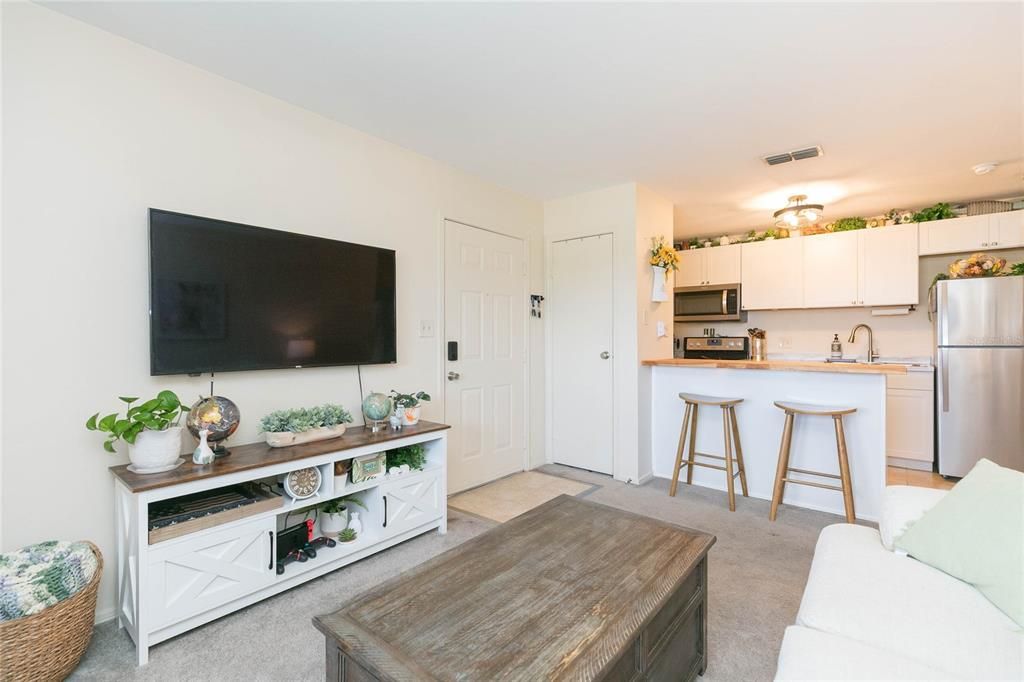 For Sale: $127,500 (1 beds, 1 baths, 525 Square Feet)