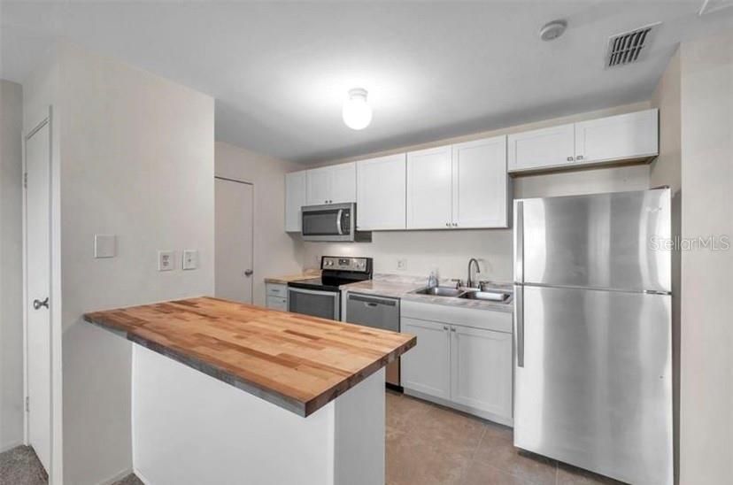 For Sale: $127,500 (1 beds, 1 baths, 525 Square Feet)