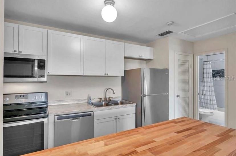 For Sale: $127,500 (1 beds, 1 baths, 525 Square Feet)