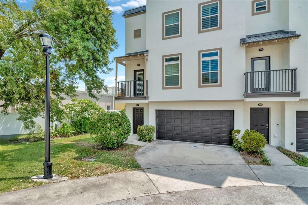 For Rent: $4,000 (3 beds, 3 baths, 1971 Square Feet)
