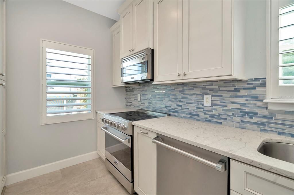For Rent: $4,000 (3 beds, 3 baths, 1971 Square Feet)