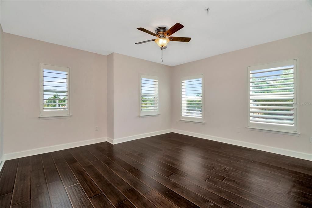 For Rent: $4,000 (3 beds, 3 baths, 1971 Square Feet)
