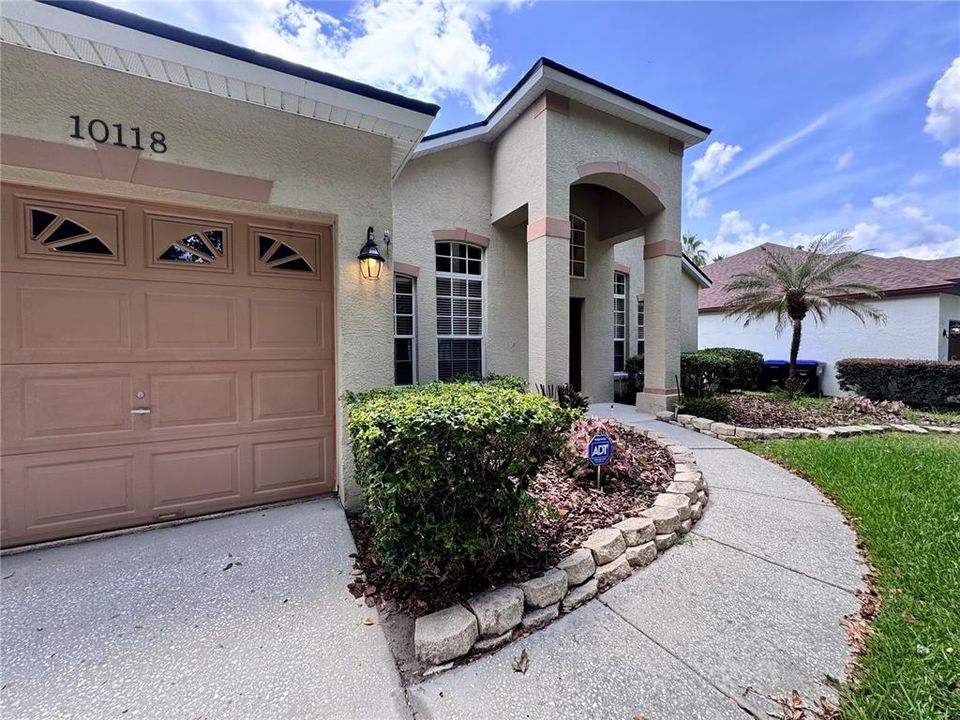 For Rent: $3,399 (4 beds, 2 baths, 2288 Square Feet)