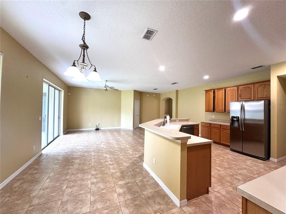 For Rent: $3,399 (4 beds, 2 baths, 2288 Square Feet)