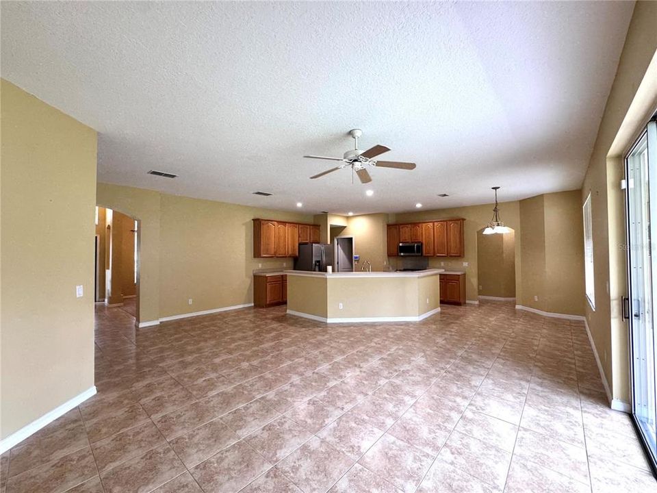 For Rent: $3,399 (4 beds, 2 baths, 2288 Square Feet)