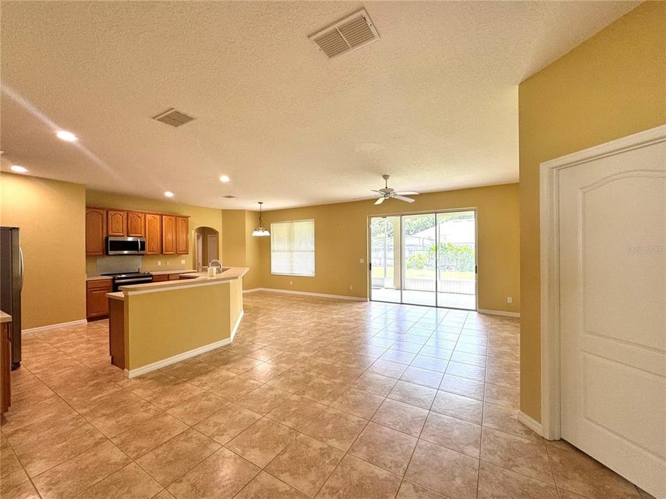 For Rent: $3,399 (4 beds, 2 baths, 2288 Square Feet)