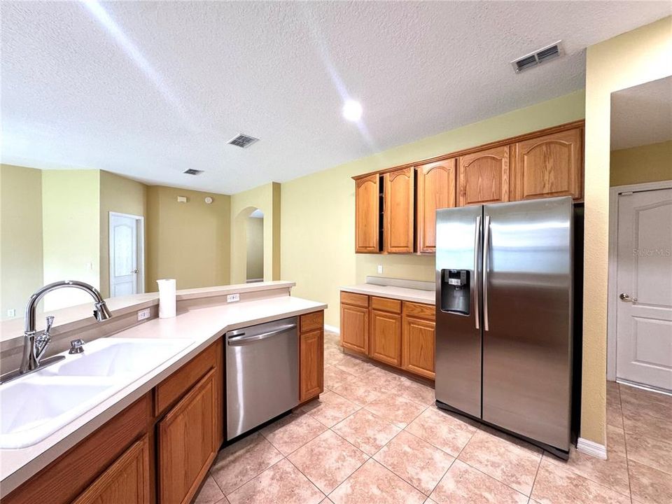 For Rent: $3,399 (4 beds, 2 baths, 2288 Square Feet)