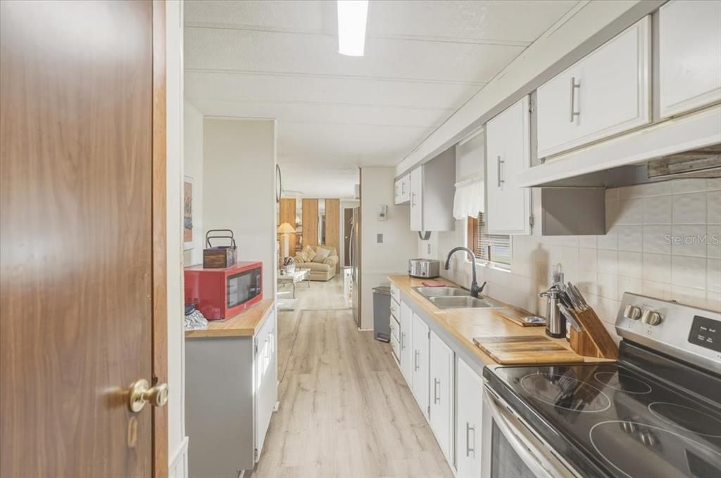For Sale: $237,000 (2 beds, 2 baths, 1398 Square Feet)