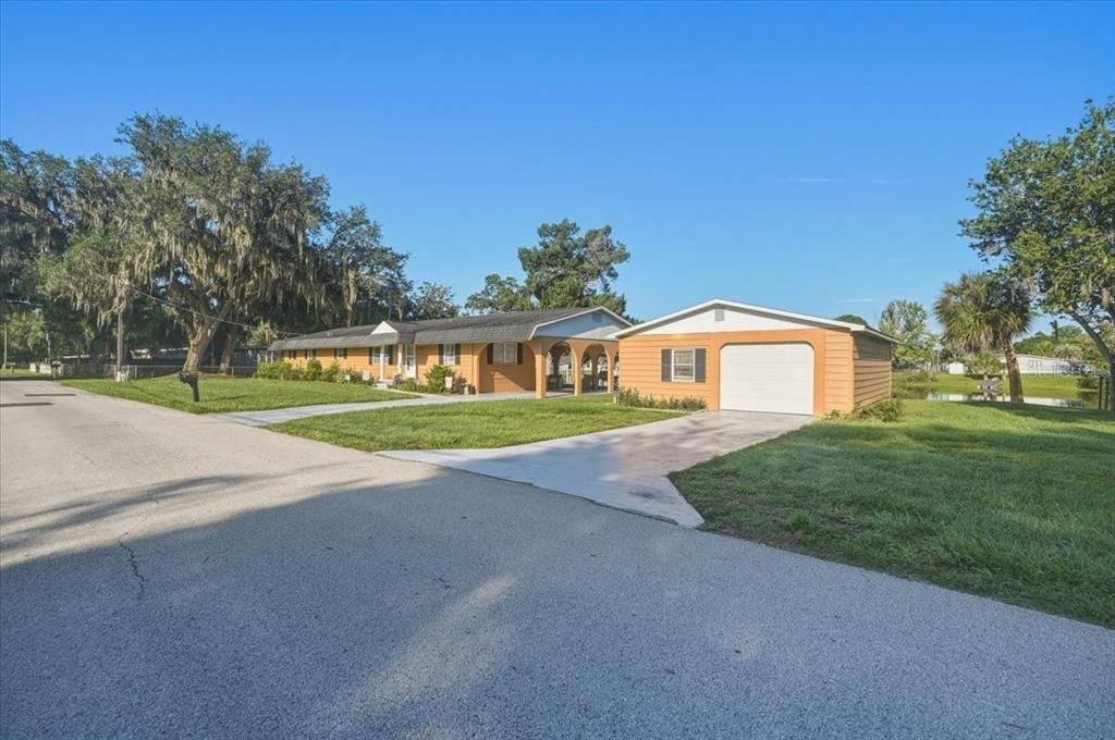 For Sale: $237,000 (2 beds, 2 baths, 1398 Square Feet)