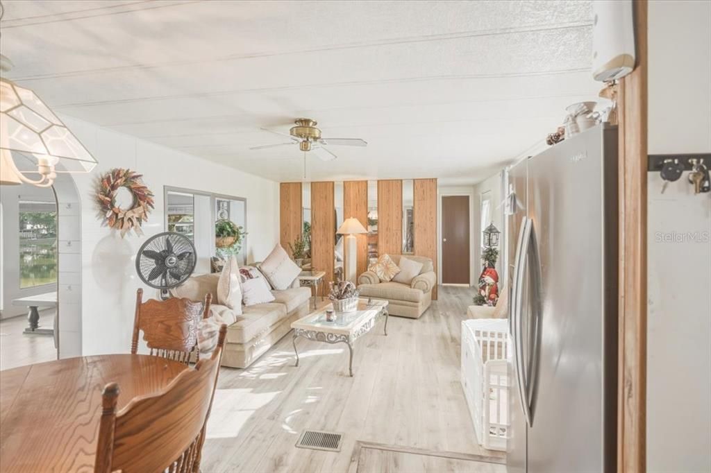 For Sale: $237,000 (2 beds, 2 baths, 1398 Square Feet)