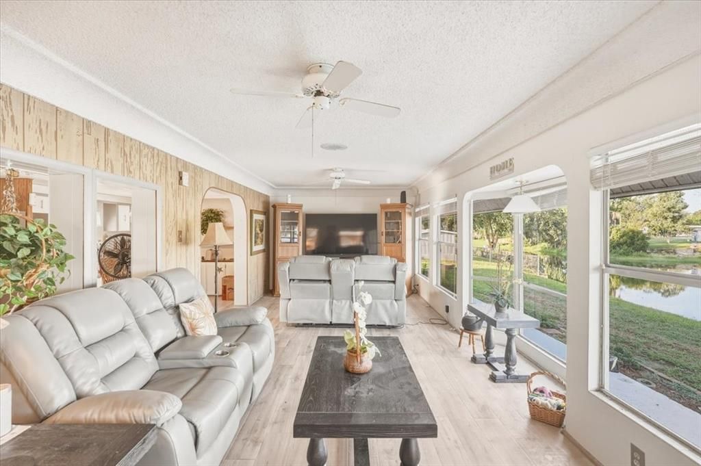 For Sale: $237,000 (2 beds, 2 baths, 1398 Square Feet)