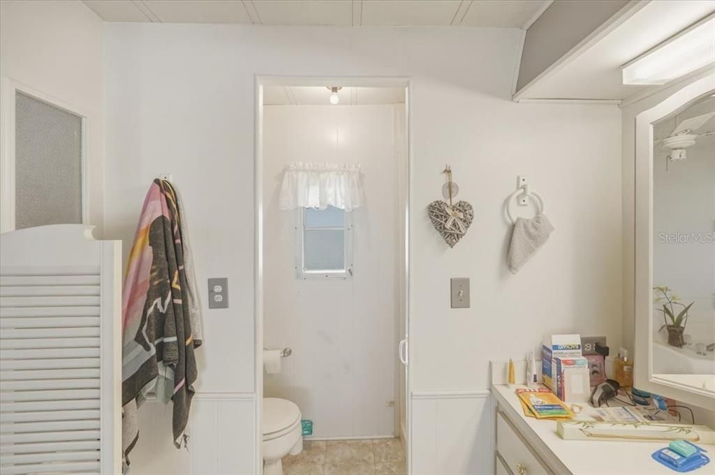 For Sale: $237,000 (2 beds, 2 baths, 1398 Square Feet)