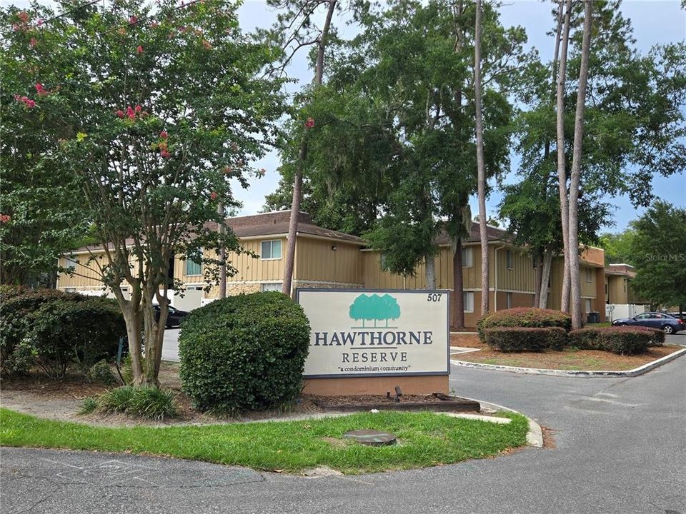 For Rent: $1,275 (2 beds, 2 baths, 900 Square Feet)