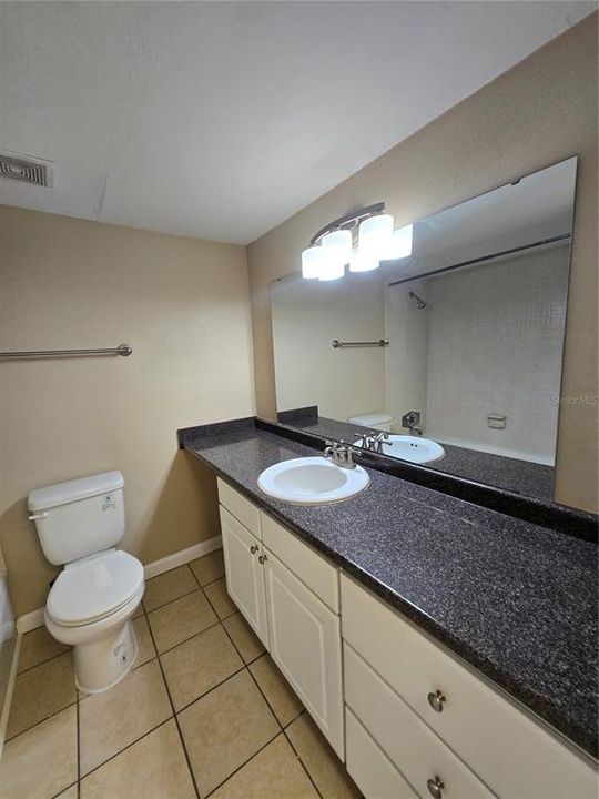 For Rent: $1,275 (2 beds, 2 baths, 900 Square Feet)