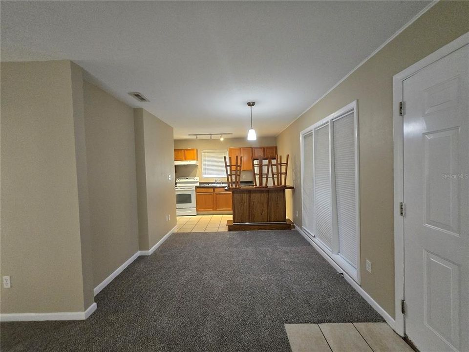 For Rent: $1,275 (2 beds, 2 baths, 900 Square Feet)
