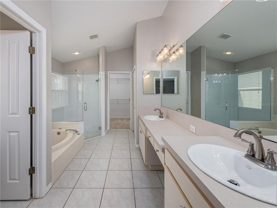 For Rent: $4,500 (4 beds, 3 baths, 2598 Square Feet)
