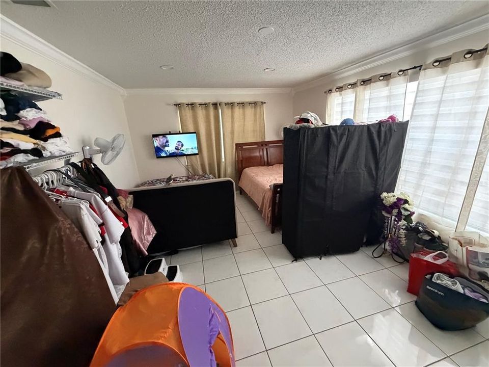 Под контрактом: $619,999 (6 спален, 5 ванн, 2471 Квадратных фут)