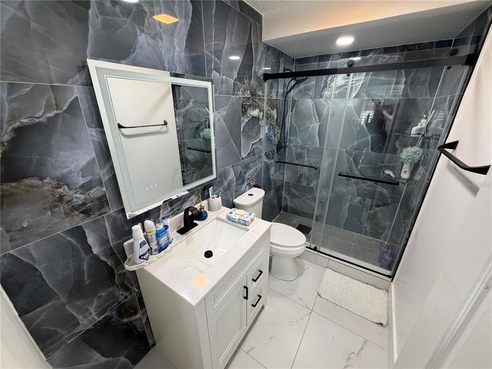 Под контрактом: $619,999 (6 спален, 5 ванн, 2471 Квадратных фут)