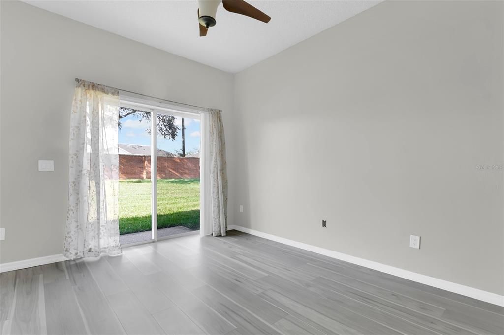For Sale: $295,000 (2 beds, 2 baths, 1275 Square Feet)